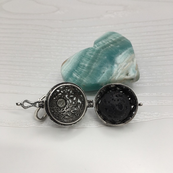 Butterfly Aromatherapy Silver tone Locket.  Lava stone included. - Picture 2 of 2